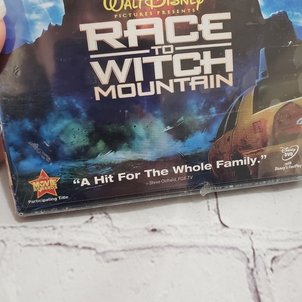 Disney Race To Witch Mountain DVD Sealed With Pumpkin Carving Stencil Kit - Picture 2 of 6